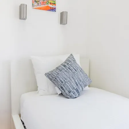 - Marques De Pombal *