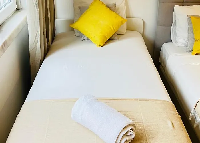 - Marques De Pombal Homestay *