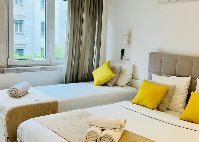 - Marques De Pombal Homestay Lisbon