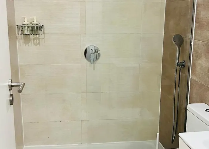 - Marques De Pombal Homestay *